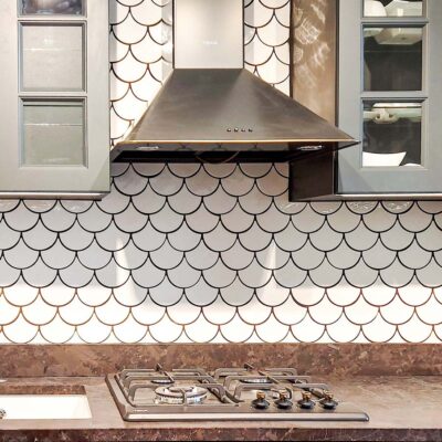 Fish scales - ceramic mosaic tiles - white glossy - kitchen backsplash