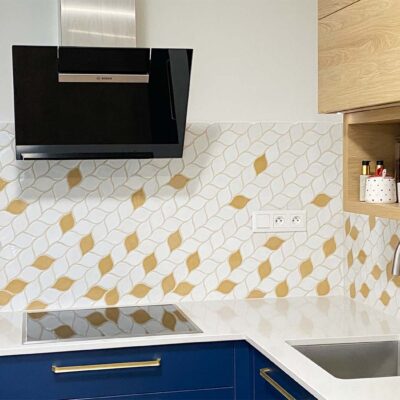 Tiles - leaves - multicolour combination - white - honey - screen - kitchen