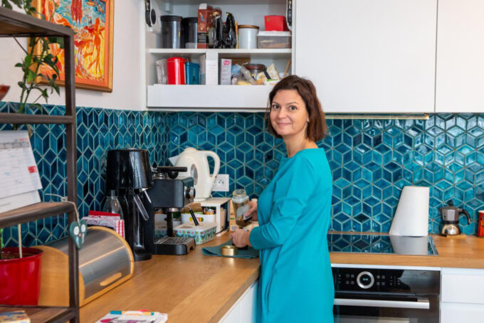 Ceramic Diamond Mosaics as Kitchen Backsplash in Petrol Blue Color