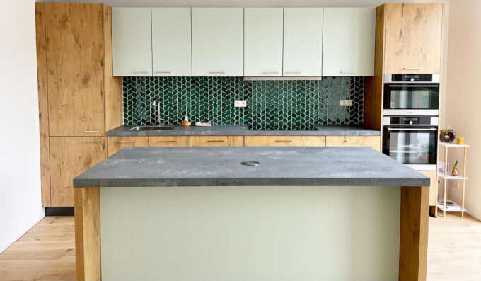 Ceramic Mosaic Tile Leaves - Kitchen Backsplash Tile - Emerald Green Color
